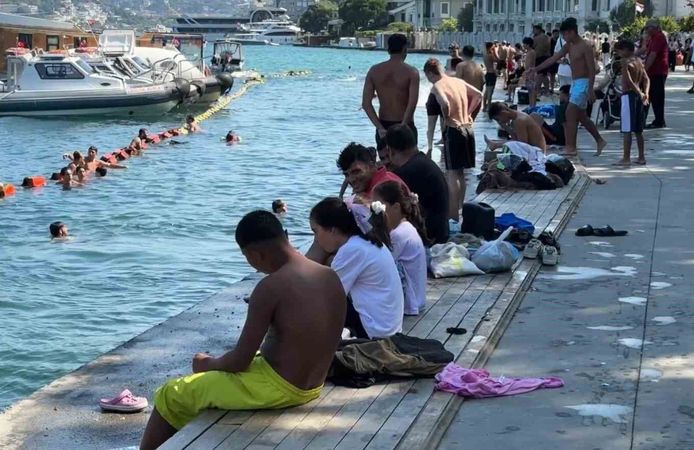 Sıcak hava etkili oldu: Park ve sahiller doldu taştı