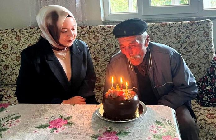 Sekücek Köyü’nde anlamlı buluşma: Doğum günü sevincini birlikte yaşadılar