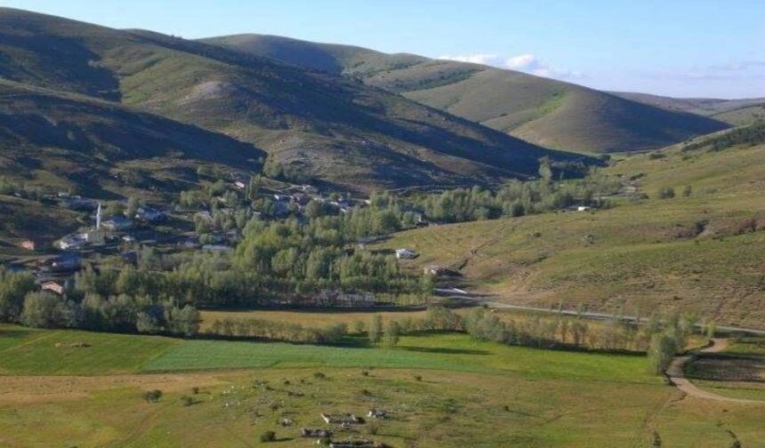 Bu yayla Tokat il merkezine 28 kilometre  uzaklıkta şehrin merkez ilçe köyü Batmantaş'ta bulunuyor.