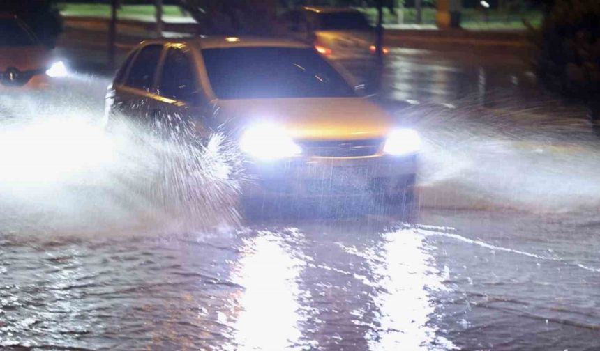 Şiddetli yağış Aksaray’da sele neden oldu