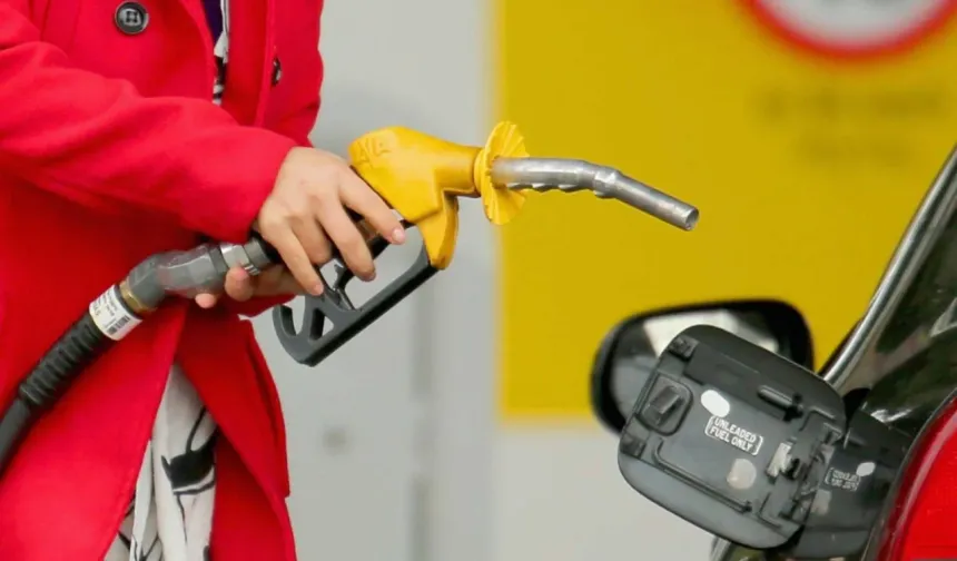 Benzine 12,5 TL zam bekleniyordu: Yeni formül belli oldu