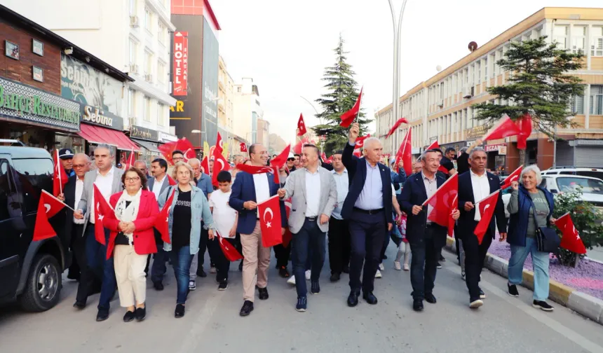 Turhal'da 19 Mayıs Coşkusu: Gençlik ve Spor Bayramı Renkli Etkinliklerle Kutlandı