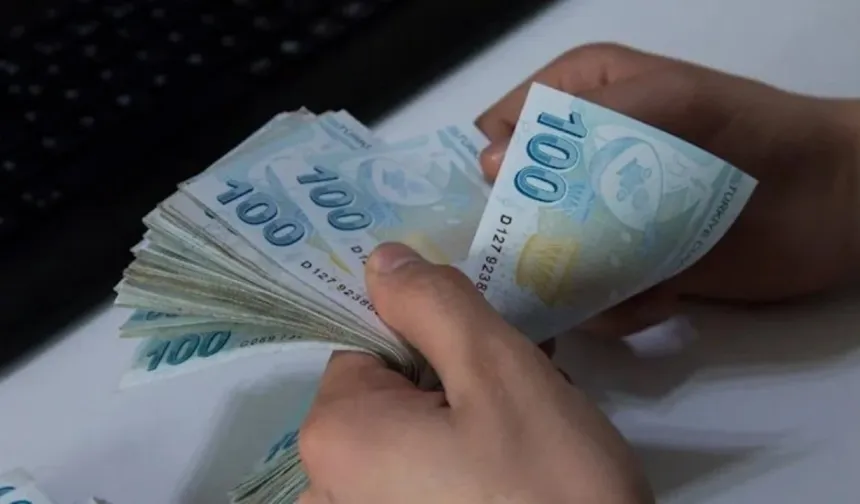 Nakit ihtiyacı olanlara müjde! Ziraat Bankası, Nisan ayına özel kampanyasıyla vatandaşlara 25 bin TL hızlı kredi desteği sunuyor. Üstelik başvuru yapanların hesaplarına 3 gün içinde para yatıyor!
Kimler Bu Krediden Yararlanabilir?