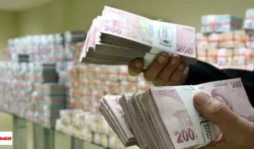 Emeklilikte Yaşa Takılanlar (EYT) düzenlemesinin hayata geçirilmesinden sonra emeklilik hakkı kazandığı halde bu hakkını kullanmayanlar ile yaşını doldurarak bu hakkı kazanlar, bugünlerde erken emeklilik hesabı yapıyor.