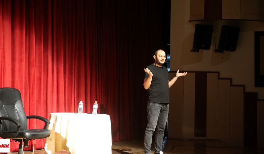 Tokat’ta "Şölen" Adlı Tek Kişilik Stand-Up Gösterisi Sahnelendi