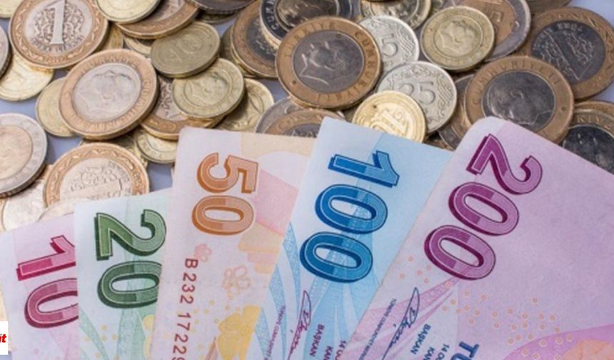 İşte kampanya şartları:
18-65 yaş arasında olmak,
En az 1.200 kredi notuna sahip olmak,
Maaşlı çalışan, emekli ya da düzenli ve belgelenebilir gelire sahip olmak,
Banka müşterisi olma şartı yok; yeni müşteriler de başvurabiliyor.
