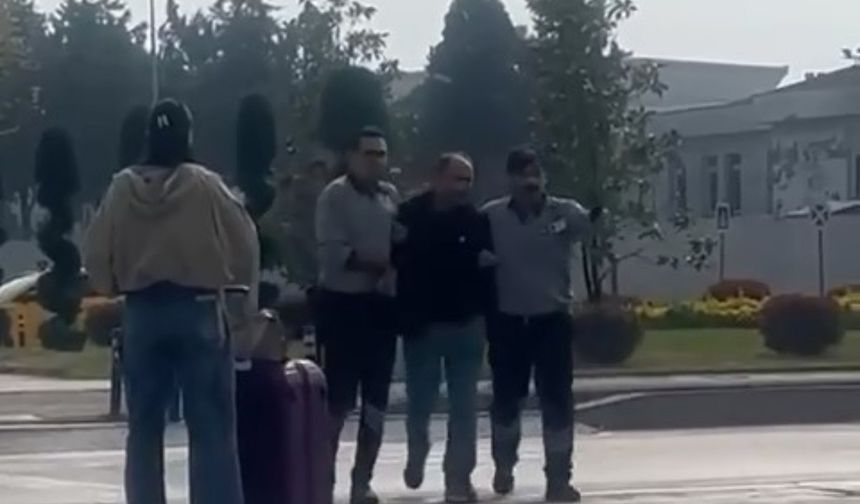 Şehirlerarası Otobüs Terminalinde Silah Paniği: Yolcu Kaçtı, Polis Yakaladı!