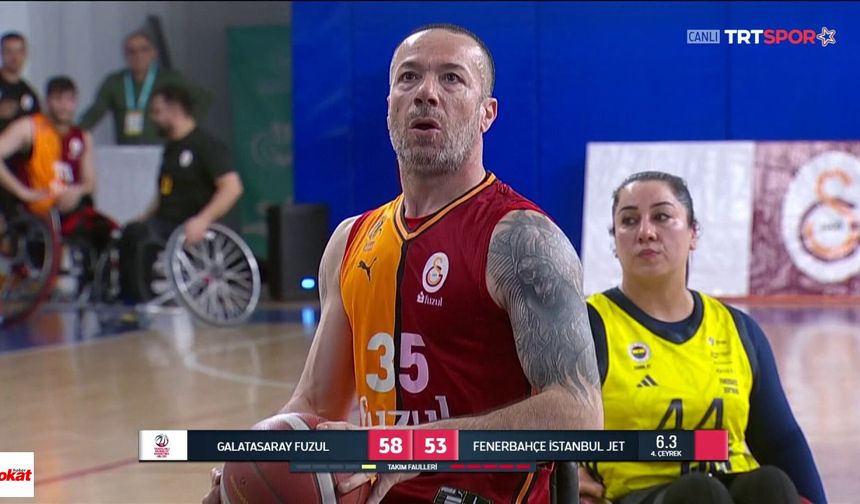 Parkede de Şov Devam Etti
7 Nisan’da bu kez sahne tekerlekli sandalye basketbol sahasındaydı. Galatasaray Fuzul, Süper Lig Play-off final serisinin ilk maçında Fenerbahçe İstanbul Jet’i konuk etti. Çekişmeli geçen mücadelede sarı-kırmızılı ekip, sahadan 59-53’lük galibiyetle ayrıldı ve seriye güçlü bir başlangıç yaptı.