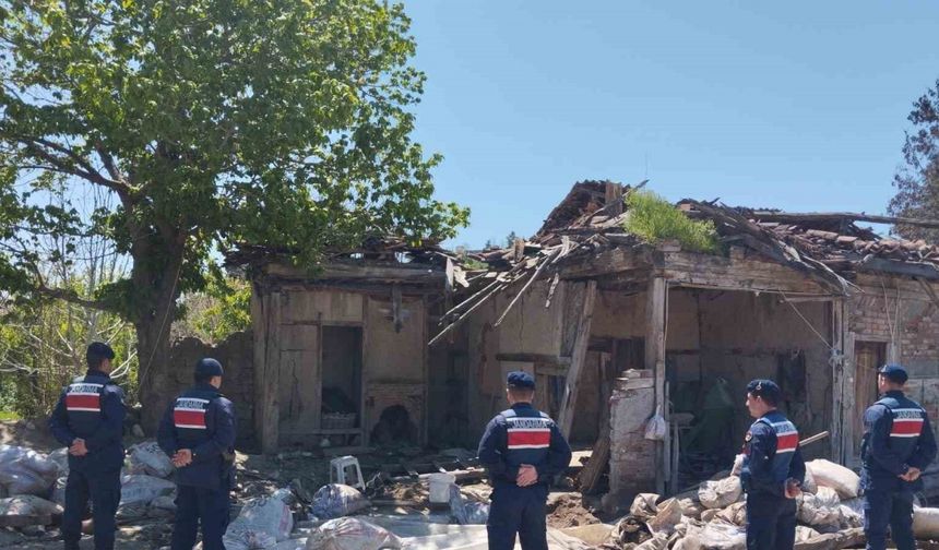 Tokat'ta Mozaik Kazısını Yayınladı, Yakayı Ele Verdi!