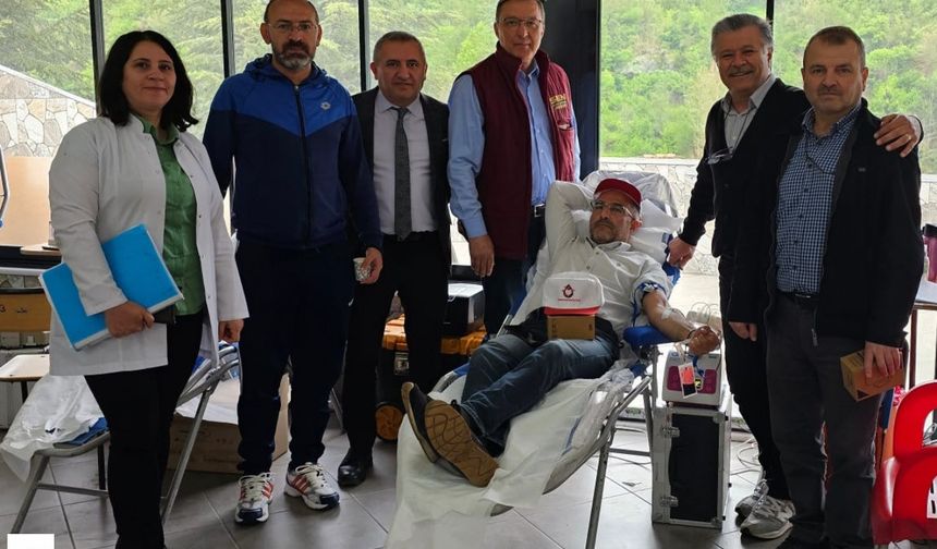 Öğretmenlerden örnek dayanışma: Kan, hayat kurtarır!