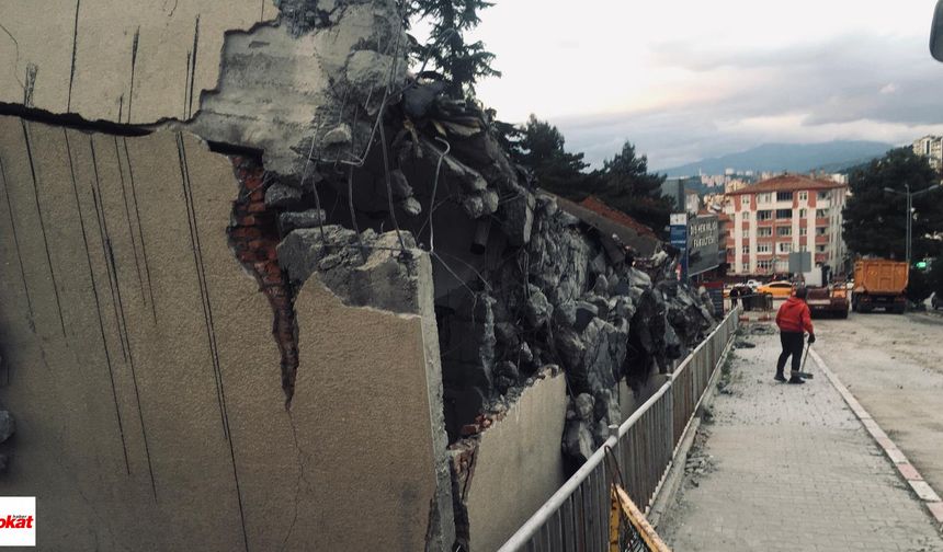Tokat’ta Otopark Sorunu İçin Düğmeye Basıldı: Yıkım Başladı!