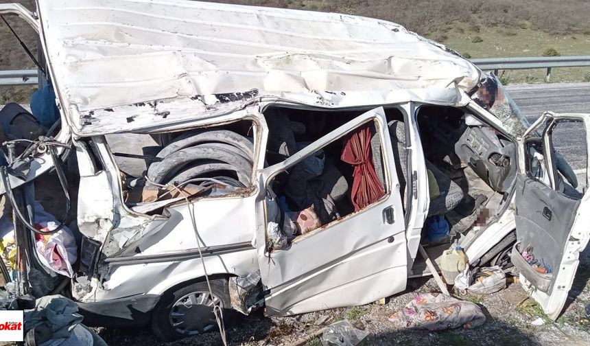 Tokat Plakalı Minibüs Yozgat’ta Takla Attı: 1 Kişi Öldü, 2 Kişi Yaralandı
