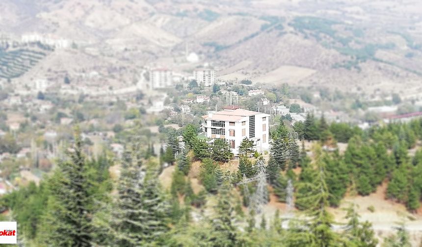 Tokat’ın Zirvesinde Çürümeye Terk Edildi