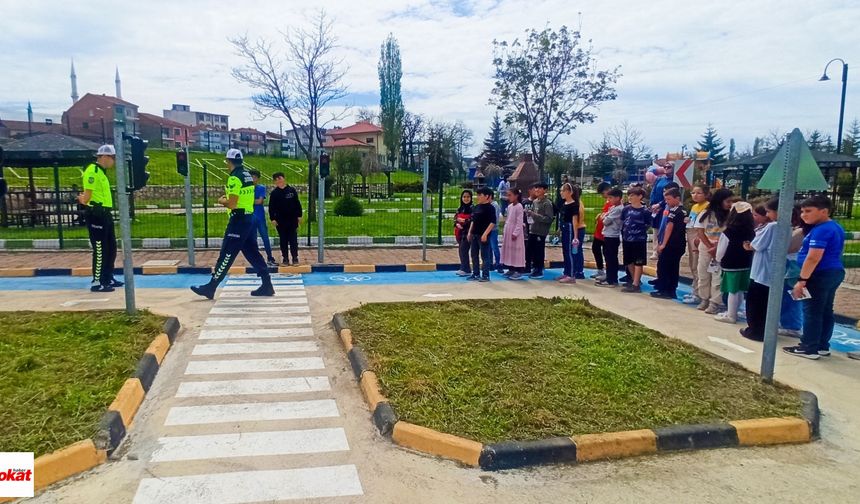 Tokat'ta öğrencilere trafik bilinci aşılanıyor