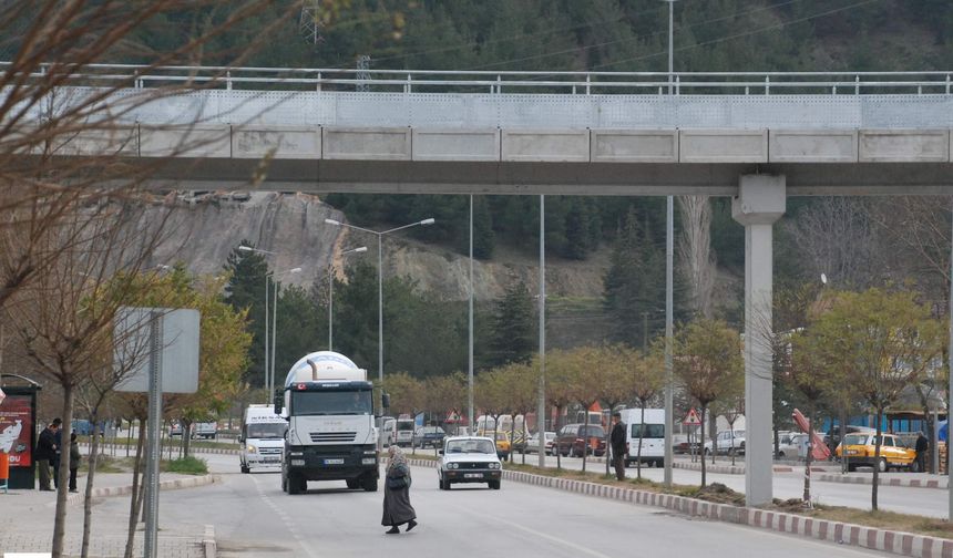 Tokat’ta ‘Karadeniz Usulü’ Üst Geçidi Gören Kaçıyordu: Başkan Yazıcıoğlu Talimat Verdi!