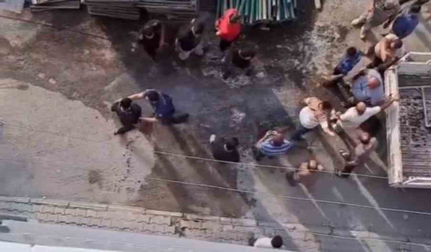 Korku dolu anlar: Yumrukların havada uçuştuğu kavgayı polis ayırdı