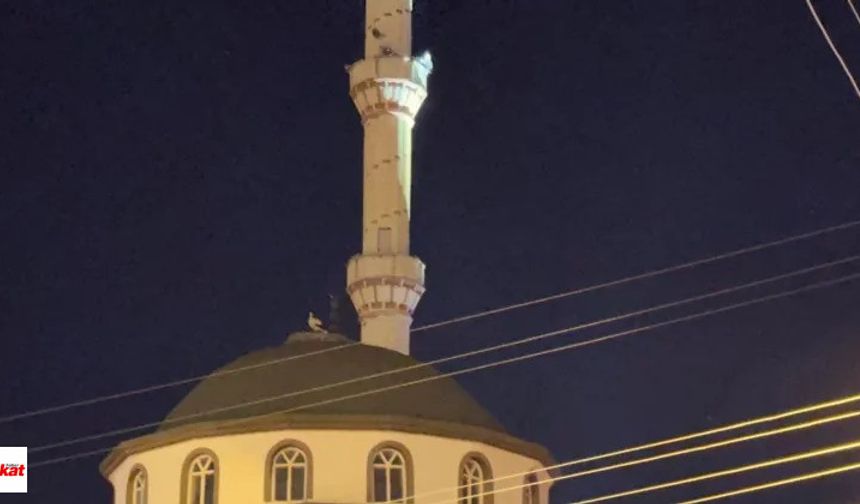 Minarede İnsan Sandı, Ekipleri Harekete Geçirdi!