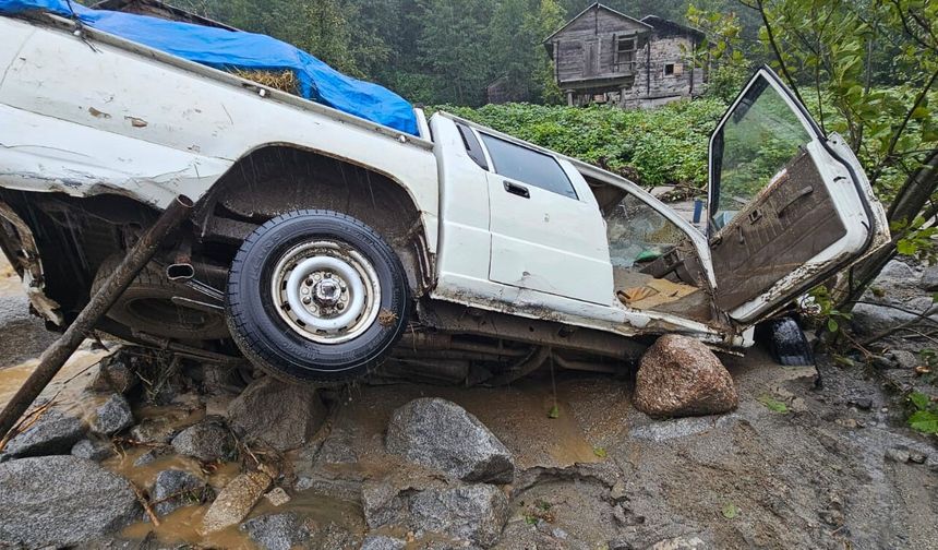 Rize’de Sel ve Heyelan Felaketi: Deremezra Köyü Yardım Bekliyor