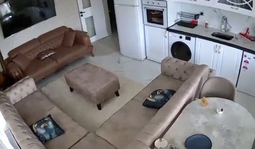 5.2 büyüklüğünde deprem: Sarsıntı anı kamerada