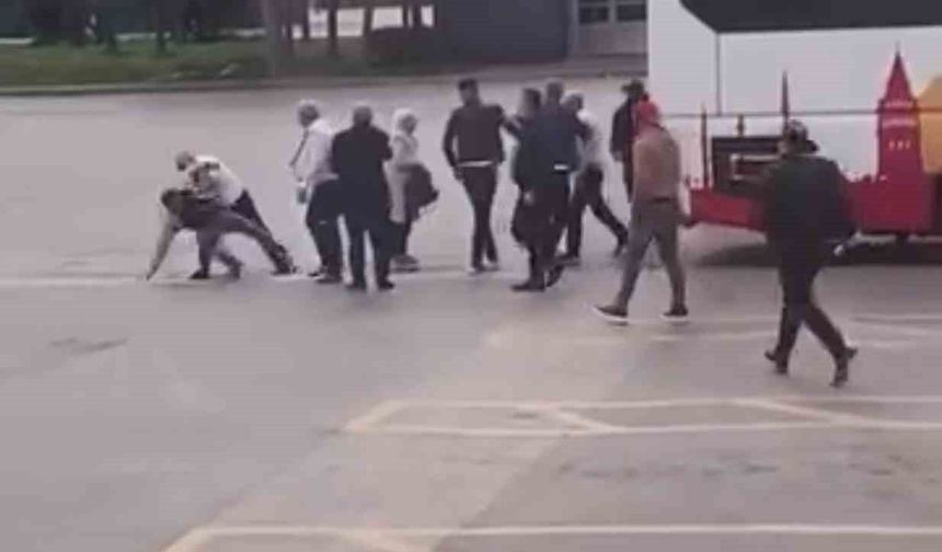 Terminalde yolcu ile şoför birbirine girdi!