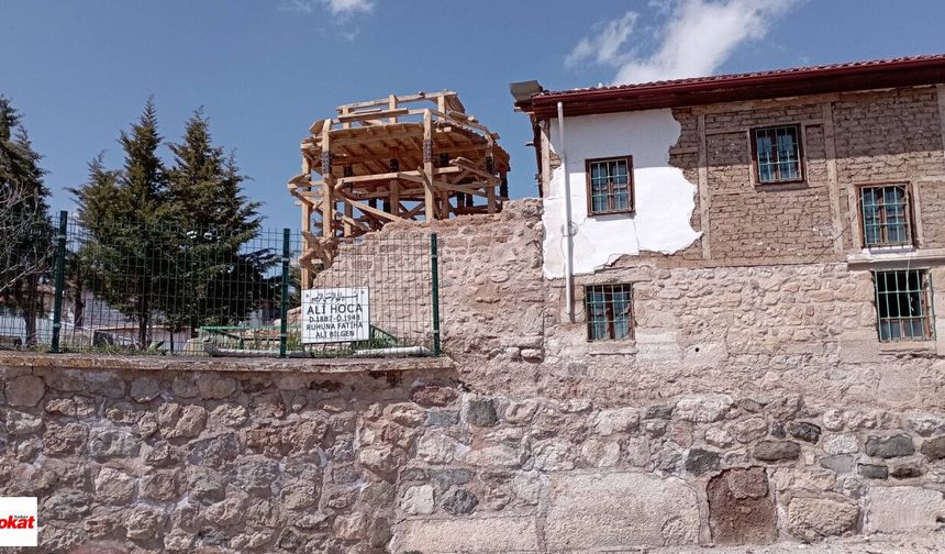 Depremde hasar görmüştü, Sulusaray’daki çivisiz camide restorasyon yeniden başladı