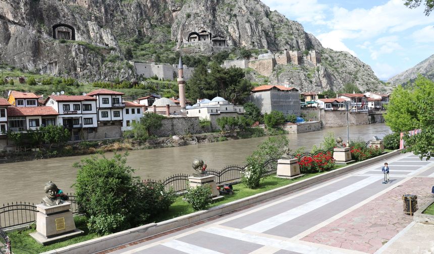 Amasya'da taşkın riskine karşı alınan tedbirler değerlendirildi