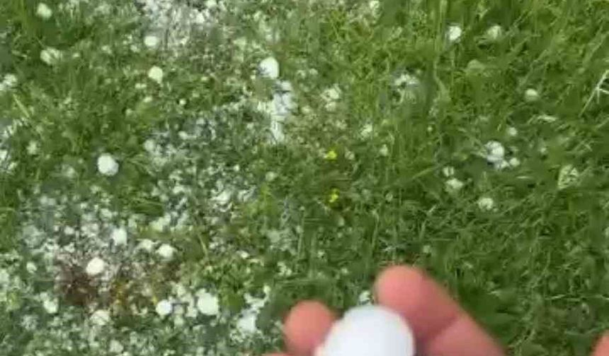 Ceviz büyüklüğünde dolu yağdı