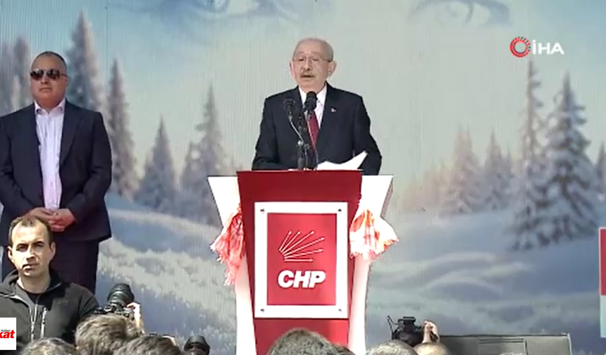 Kılıçdaroğlu, CHP Genel Merkezi Önünde Açıklamalarda Bulundu