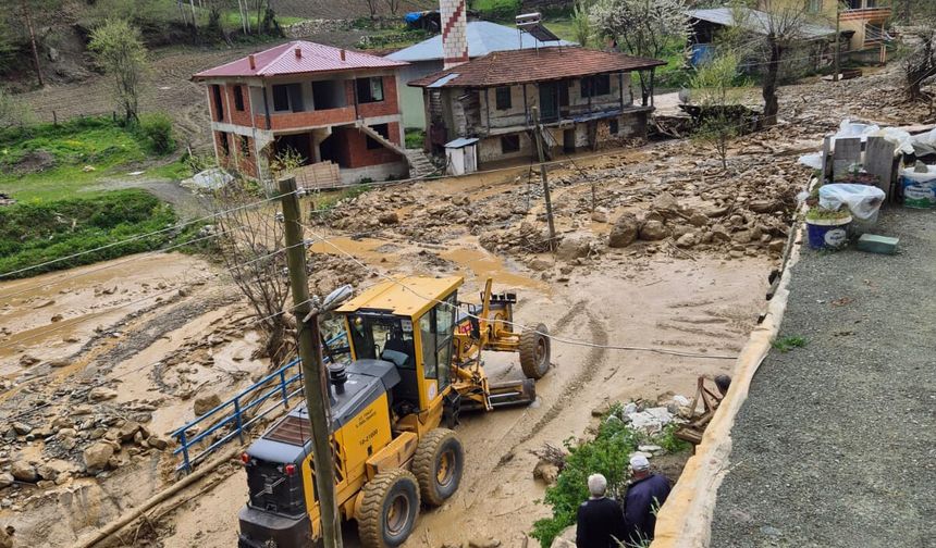 Almus’ta Mahalle İçinden Geçen Dere İçin Kalıcı Çözüm İsteniyor