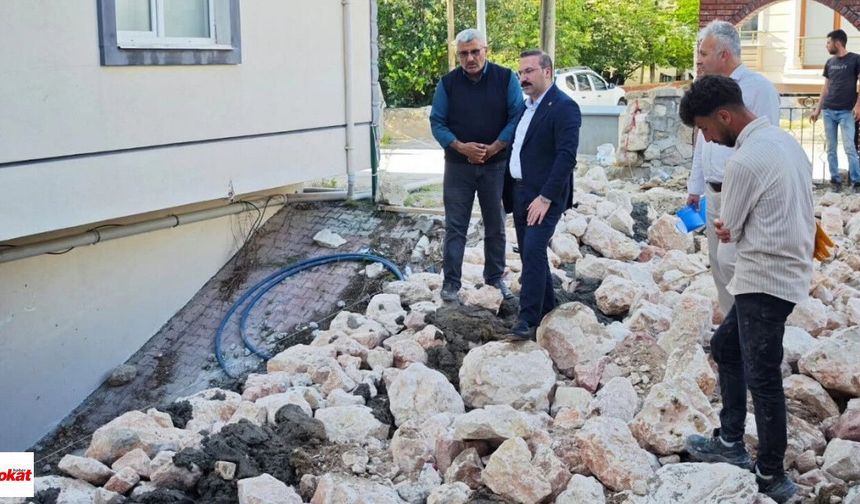 Reşadiye Anaokulu’nda Hasar Gören İstinat Duvarı Onarılıyor