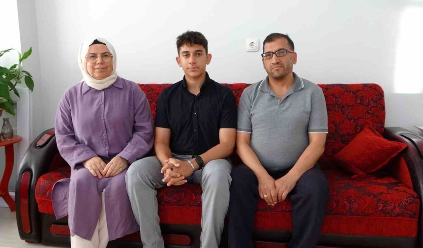 Türkiye Birincisinden Ezber Bozan Tavsiye: Başarı İçin İlk İş Akıllı Telefonu Bırakın