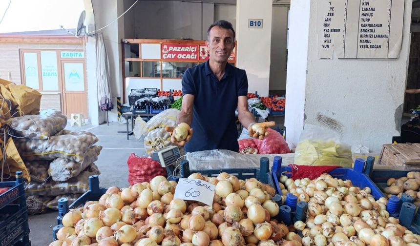Tokat’ta Soğan Fiyatları Uçtu 1 Ay Önce Çuval Çuval Gidiyordu Şimdi Altınla Yarışıyor!