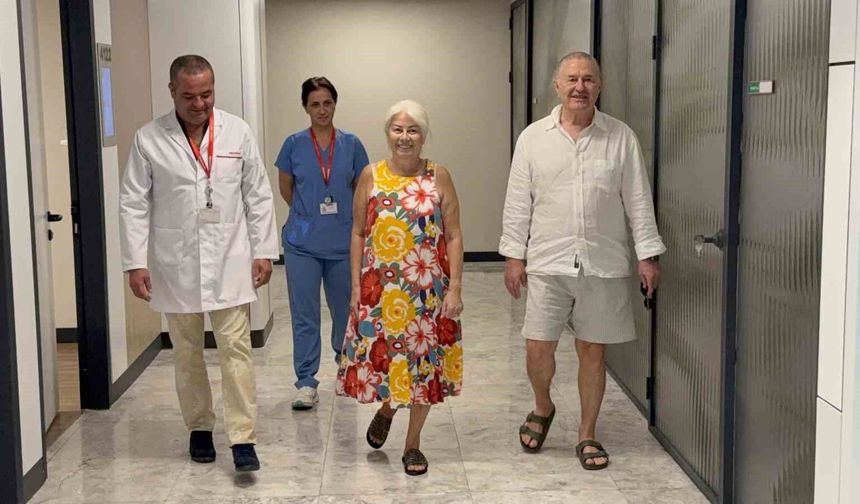 Şiddetli kalça ve bacak ağrısının arkasından iki ayrı omurga hastalığı çıktı