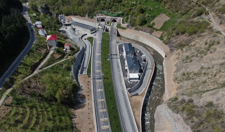 2 Tüp, 4 Havalandırma Şaftı, 14.500 Metre Uzunluğu Var En Uzun Çift Tüplü Tünele Sahip 90 Keskin Virajı Tarihe Gömdü