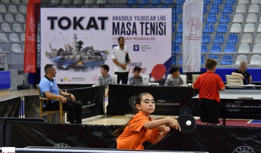 150 Sporcu Tokat'ta Türkiye Finalleri İçin Raket Sallıyor