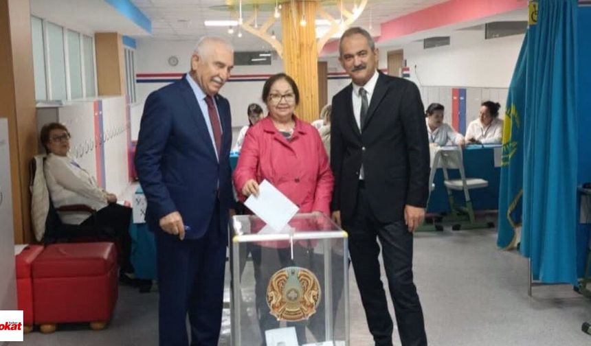 Kazakistan Seçimlerinde Tokat Detayı: İki İsim Sandıkta