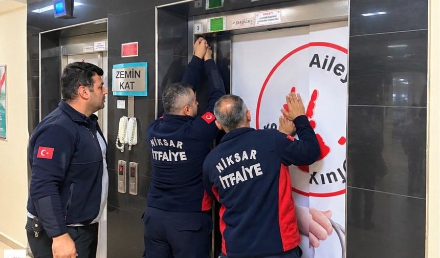 Niksar Devlet Hastanesi’nde Asansörde Mahsur Kalan Vatandaş İtfaiye Tarafından Kurtarıldı