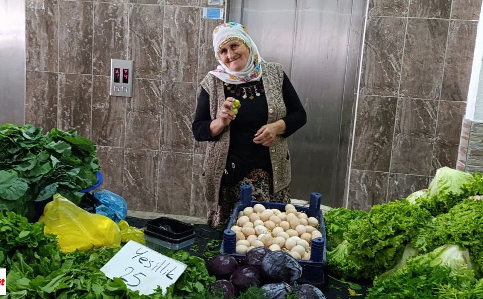 50 Yıl Geçti Mesleğini Bırakmadı Niksarlı Sabire Yiğit Yarım Asırdır Tezgahının Başından Ayrılmıyor