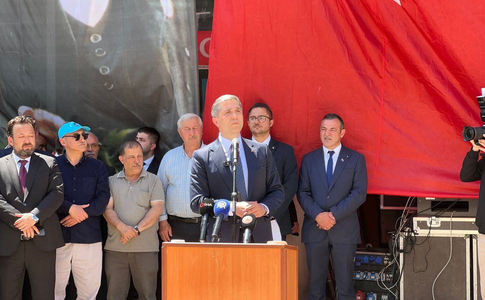 AK Parti Genel Başkan Yardımcısı Sırakaya, Tokat'ın Yolüstü beldesinde konuştu