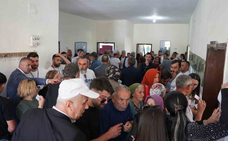 Çevrecik'te 12 yıl sonra seçim heyecanı yaşandı