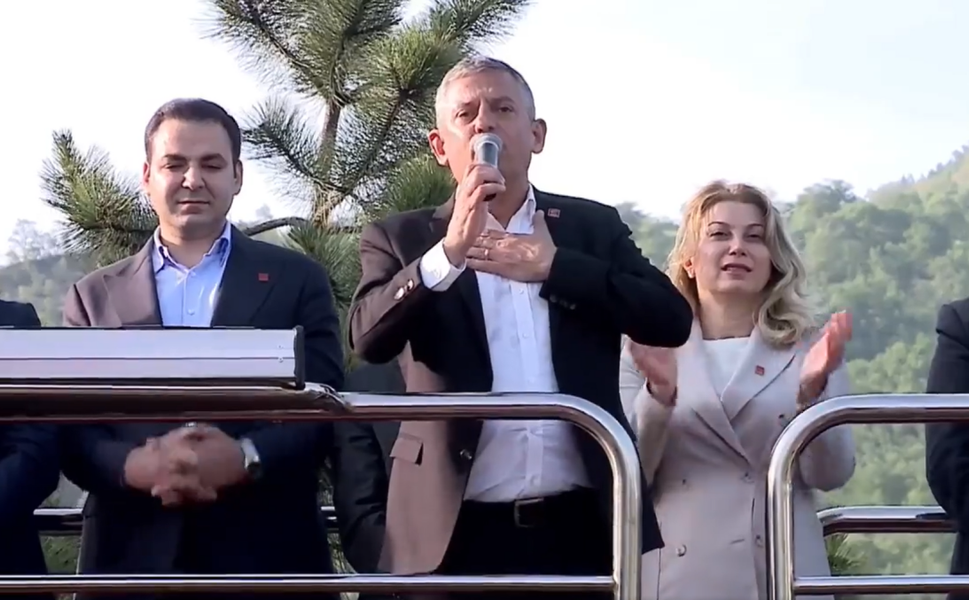 Özgür Özel’den Tokat Çevrecik’te Sert Mesajlar: “Sandığa Uzanan Eli Millet Kırar Atar”