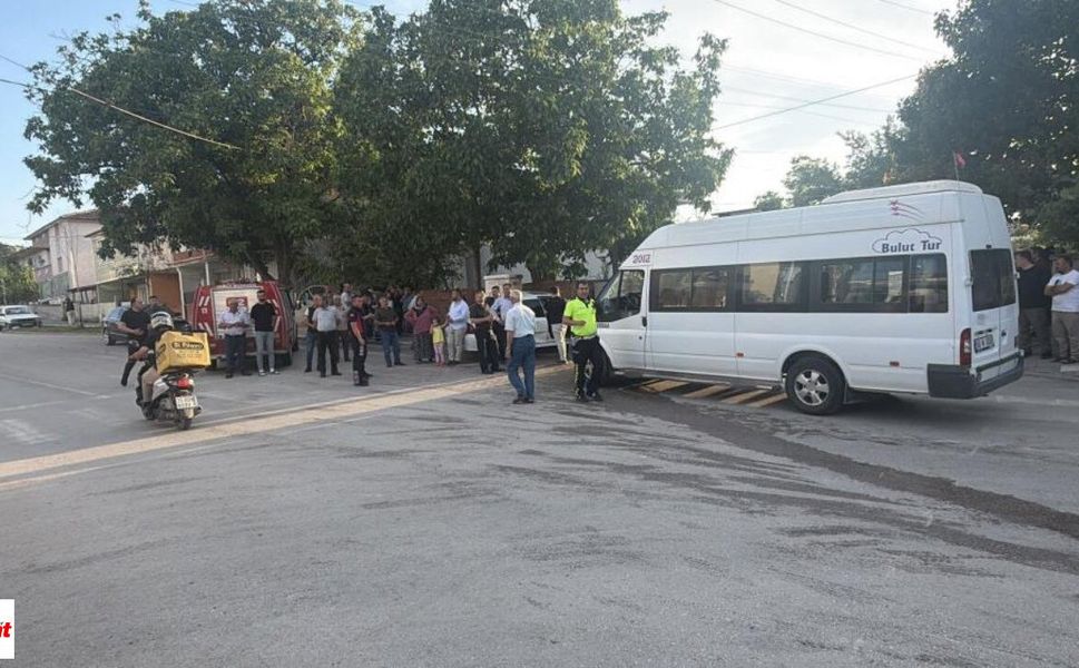 Tokat’ta İşçi Servisi Kazası: Otomobil Hurdaya Döndü, 5 Kişi Yaralandı