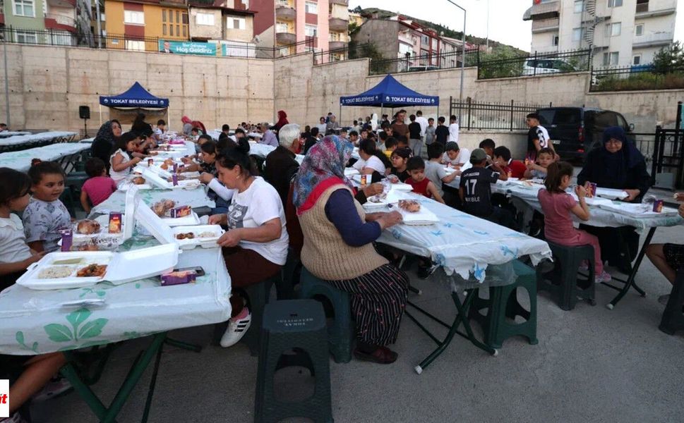 Tokat'ta Muharrem ayına özel iftar sofraları kuruldu