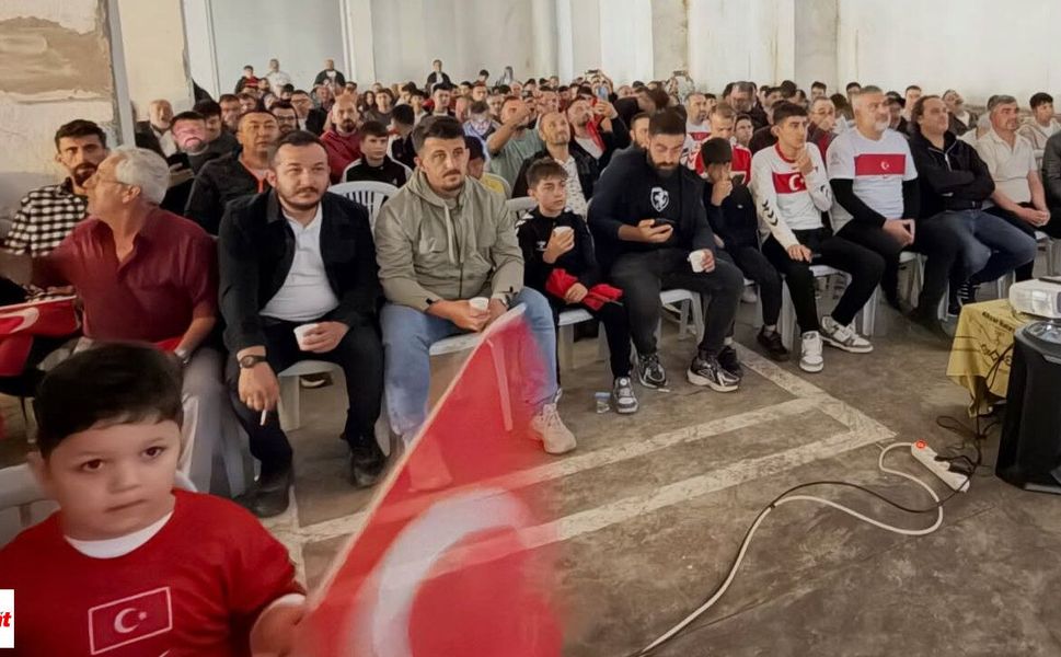 Niksar’da Milli Heyecan Paylaşıldı: Mağlubiyet Moralleri Bozamadı