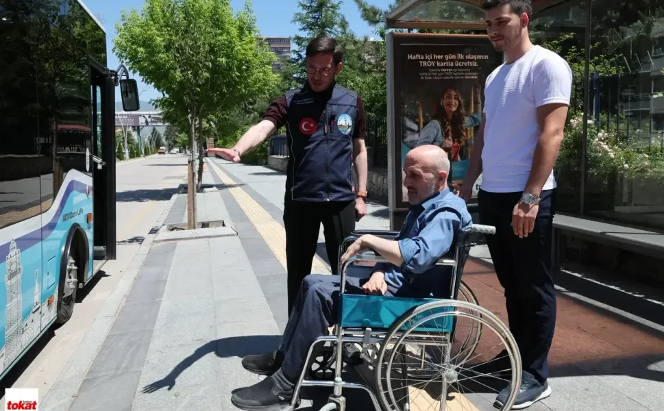 Bir Tuşla Otobüs Kapıda: Tokat Belediyesi’nden Özel Gereksinimlilere Büyük Kolaylık