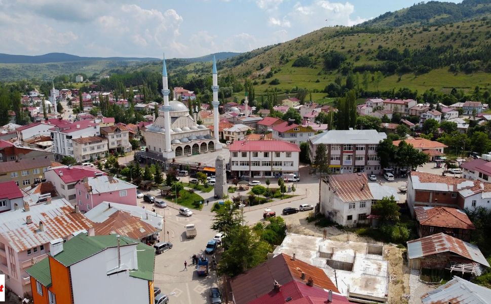 6 Yılda 8 Kaymakam Değişti Tokat'ın En Küçük İlçesinde Vatandaş İsmini Ezberlemeden Eskisi Gidiyor Yenisi Geliyor