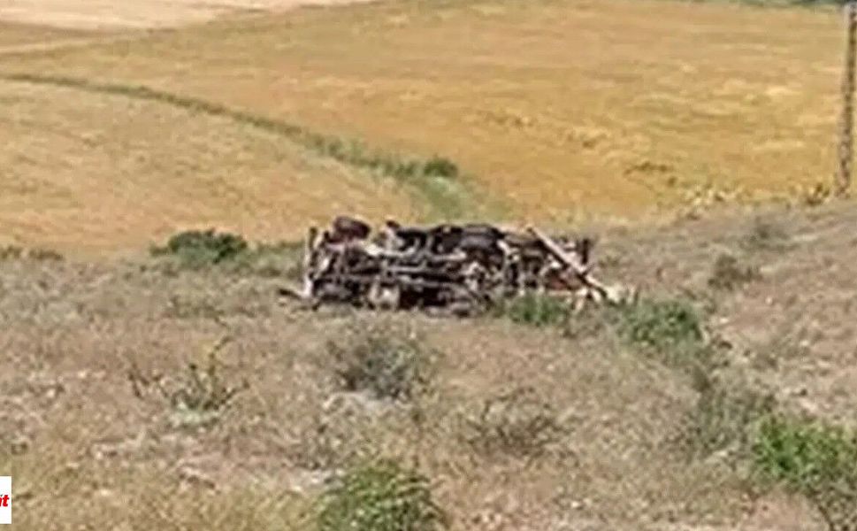 Sivas-Tokat Yolunda Korkutan Kaza: İş Makinesi Devrildi, Facianın Eşiğinden Dönüldü