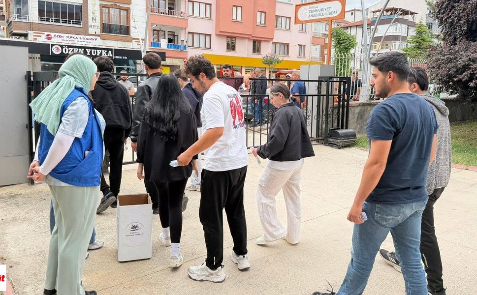 Tokat'ta YKS Sonrası Anlamlı Dayanışma: Kalem Setleri Köy Okulları için Toplandı