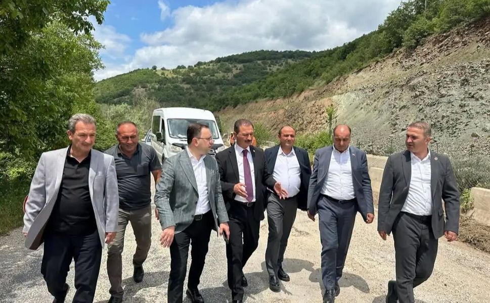 Yılların Sorunu Çözülüyor: Tozanlı Grup Yolu’nda Asfalt Mesaisi Başladı