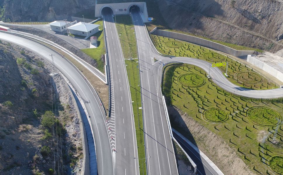 Tokat'ta İlk Kazma Vuruluyor Uzun Yılların Sorunu Ortadan Kalkıyor Çamlıbel Tünelinde Çalışmalar İçin Geri Sayım Başladı